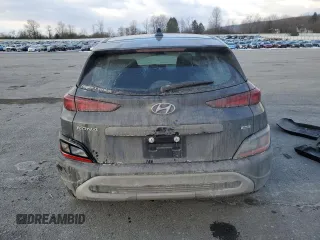 2022 Hyundai Kona SE with VIN KM8K2CAB6NU915757, listed as a Copart auction lot 42682815 with 27,967 mi miles and Salvage Title. Bid and sale history available at carsss.com. Image 6.