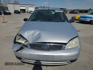 2007 Ford Focus S with VIN 1FAFP34N87W171671, listed as a Copart auction lot 49335385 with 140,638 mi miles and Salvage Title. Bid and sale history available at carsss.com. Image 5.