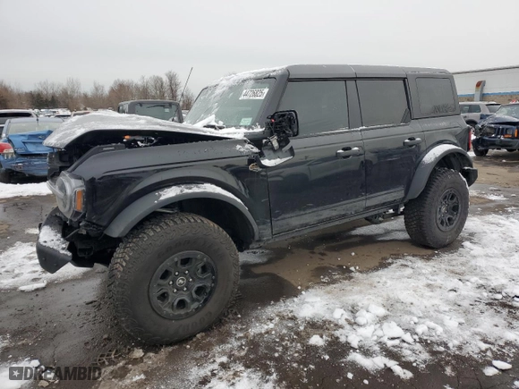 2024 Ford Bronco Wildtrak with VIN 1FMEE2BP2RLA72211, listed as a Copart auction lot 44726825 with 9,469 mi miles and Salvage Title. Bid and sale history available at carsss.com. Image 1.