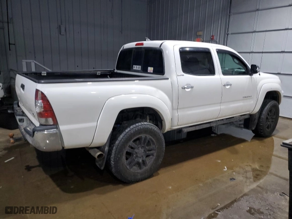 2015 Toyota Tacoma with VIN 3TMLU4EN8FM183988, listed as a Copart auction lot 44211605 with 90,205 mi miles and Salvage Title. Bid and sale history available at carsss.com. Image 3.