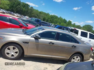 2019 Ford Police Interceptor z VIN 1FAHP2MK0KG107863, wystawiony jako IAAI lot #42337089 z przebiegiem 138 429 mil mil oraz . Historia ofert i sprzedaży dostępna na DreamBid. Obrazek 15.