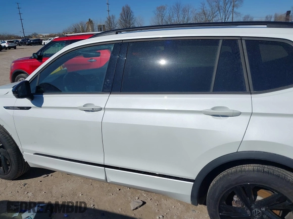 2024 Volkswagen Tiguan SE R-Line Black with VIN 3VV8B7AX3RM052588, listed as a IAAI auction lot 41876448 with 22,835 mi miles and . Bid and sale history available at DreamBid. Image 15.
