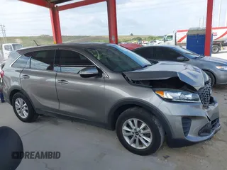 2019 Kia Sorento L z VIN 5XYPG4A31KG543915, wystawiony jako IAAI lot #41729916 z przebiegiem 79 416 mil mil oraz . Historia ofert i sprzedaży dostępna na DreamBid. Obrazek 14.