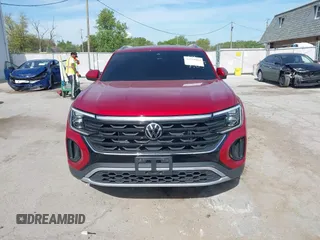2024 Volkswagen Atlas SE z VIN 1V2KE2CA5RC250418, wystawiony jako IAAI lot #42231854 z przebiegiem 8 304 mil mil oraz . Historia ofert i sprzedaży dostępna na DreamBid. Obrazek 12.
