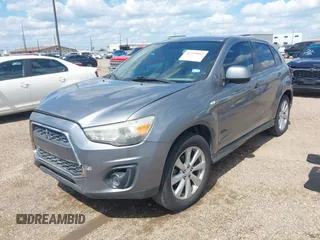 2015 Mitsubishi Outlander ES z VIN 4A4AP3AUXFE026547, wystawiony jako IAAI lot #42223662 z przebiegiem 155 990 mil mil oraz . Historia ofert i sprzedaży dostępna na DreamBid. Obrazek 17.