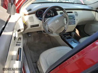 2011 Hyundai Azera Limited with VIN KMHFC4DF5BA552545, listed as a Copart auction lot 84218034 with 101,747 mi miles and Salvage Title. Bid and sale history available at carsss.com. Image 8.
