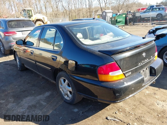 1999 Nissan Altima XE with VIN 1N4DL01D4XC111966, listed as a IAAI auction lot 41447732 with 150,203 mi miles. Bid and sale history available at carsss.com. Image 3.