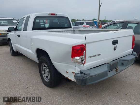 2007 Dodge Dakota ST z VIN 1D7HE22K57S173211, wystawiony jako IAAI lot #41917318 z przebiegiem 214 830 mil mil oraz . Historia ofert i sprzedaży dostępna na DreamBid. Obrazek 3.