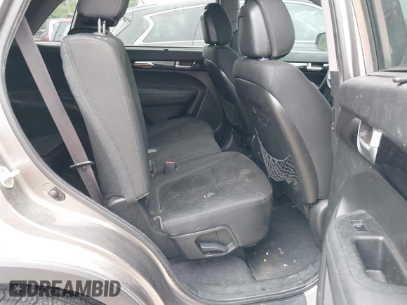 2015 Kia Sorento LX with VIN 5XYKT4A60FG659175, listed as a IAAI auction lot 42133740 with 178,406 mi miles. Bid and sale history available at carsss.com. Image 8.