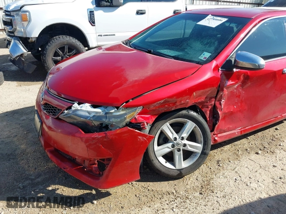2014 Toyota Camry L with VIN 4T1BF1FK1EU817205, listed as a IAAI auction lot 41753999 with 162,984 mi miles. Bid and sale history available at carsss.com. Image 6.