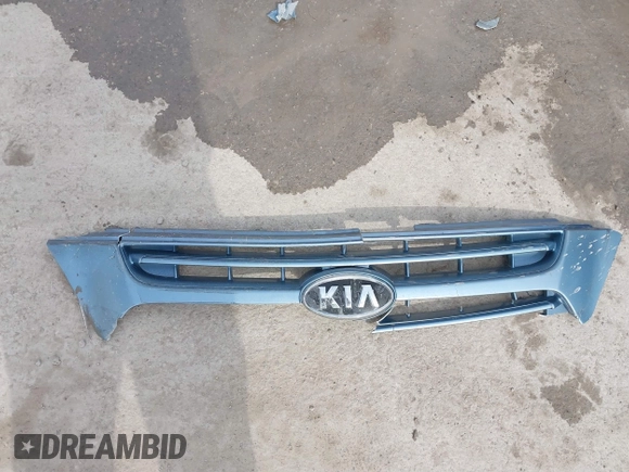 2010 Kia Sedona LX with VIN KNDMG4C34A6324741, listed as a IAAI auction lot 41665347 with 135,904 mi miles. Bid and sale history available at carsss.com. Image 12.