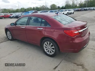 2014 Chrysler 200 Touring z VIN 1C3CCBBG5EN114195, wystawiony jako Copart lot #55720135 z przebiegiem 142 203 mil mil oraz Szkoda całkowita • Salvage title. Historia ofert i sprzedaży dostępna na DreamBid. Obrazek 2.