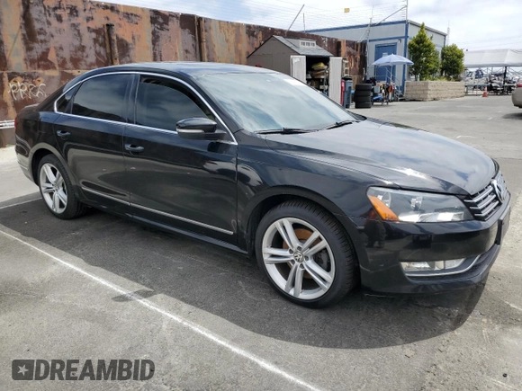 2014 Volkswagen Passat SEL Premium z VIN 1VWCN7A36EC077099, wystawiony jako Copart lot #58440905 z przebiegiem 144 462 mil mil oraz Szkoda całkowita • Salvage title. Historia ofert i sprzedaży dostępna na DreamBid. Obrazek 4.