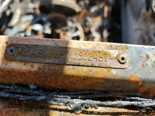 1992 Jeep Wrangler z VIN 2J4FY19P5NJ502467, wystawiony jako Copart lot #77054933 z przebiegiem Nie podano mil oraz Czysty tytuł • Clean title. Historia ofert i sprzedaży dostępna na DreamBid. Obrazek 13.