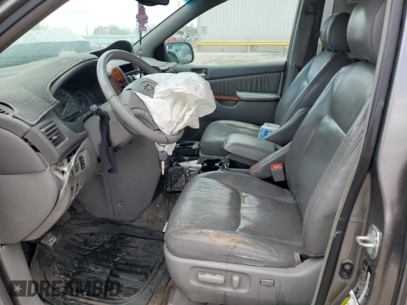 2005 Toyota Sienna XLE with VIN 5TDZA22C35S300451, listed as a Copart auction lot 52035345 with Not provided miles and Salvage title. Bid and sale history available at DreamBid. Image 7.