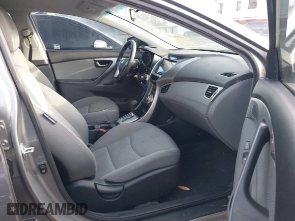 2011 Hyundai Elantra GLS z VIN KMHDH4AE1BU093985, wystawiony jako IAAI lot #41101288 z przebiegiem 80 882 mil mil oraz . Historia ofert i sprzedaży dostępna na DreamBid. Obrazek 5.