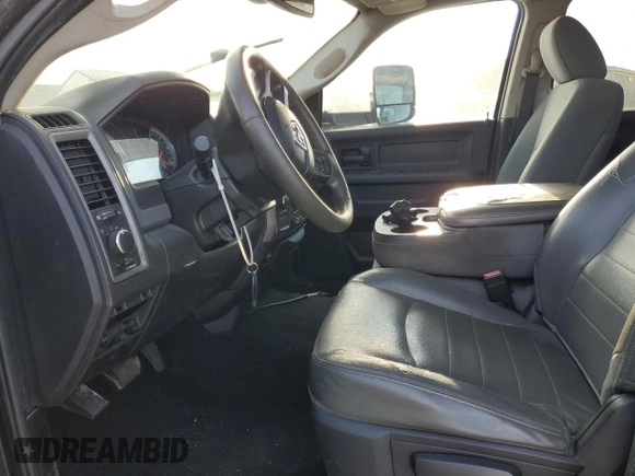 2018 Ram 3500 Tradesman z VIN 3C63RRGL3JG241207, wystawiony jako Copart lot #87117904 z przebiegiem 586 382 mil mil oraz Czysty tytuł • Clean title. Historia ofert i sprzedaży dostępna na DreamBid. Obrazek 7.