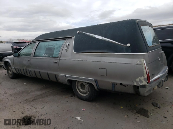 1995 Cadillac Fleetwood z VIN 1G6DW52P7SR707766, wystawiony jako Copart lot #88814915 z przebiegiem 140 958 mil mil oraz Czysty tytuł • Clean title. Historia ofert i sprzedaży dostępna na DreamBid. Obrazek 2.