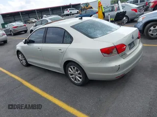 2012 Volkswagen Jetta SE с VIN 3VWDP7AJ4CM308882, выставлен на аукционе IAAI как лот 41923116 с пробегом 218 886 миль миль и . История ставок и продаж доступна на DreamBid. Изображение 3.