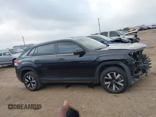 2023 Volkswagen Atlas SE z VIN 1V2DC2CA3PC208888, wystawiony jako IAAI lot #41926114 z przebiegiem 36 645 mil mil oraz . Historia ofert i sprzedaży dostępna na DreamBid. Obrazek 13.