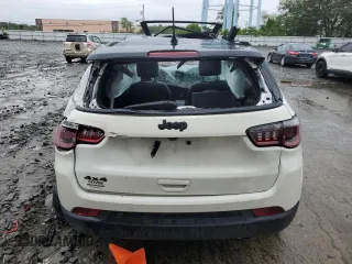 2019 Jeep Compass Latitude with VIN 3C4NJDBB6KT761212, listed as a Copart auction lot 58401705 with Not provided miles and Salvage title. Bid and sale history available at DreamBid. Image 6.