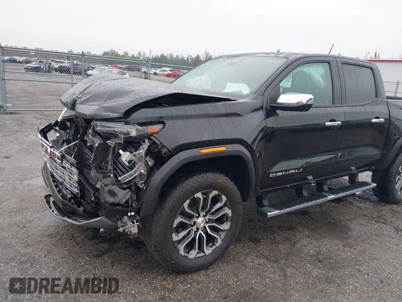2024 GMC Canyon 4WD Denali with VIN 1GTP6FEK8R1133039, listed as a IAAI auction lot 41398204 with 7,735 mi miles and . Bid and sale history available at carsss.com. Image 17.
