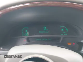 2002 Cadillac DeVille z VIN 1G6KD54Y72U218221, wystawiony jako IAAI lot #41842554 z przebiegiem 117 430 mil mil oraz . Historia ofert i sprzedaży dostępna na DreamBid. Obrazek 7.