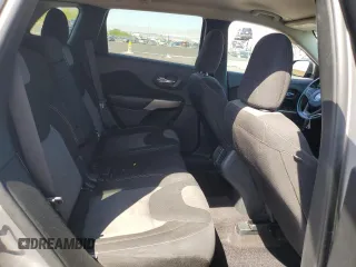 2018 Jeep Cherokee Latitude Tech Connect with VIN 1C4PJMCX0JD506479, listed as a Copart auction lot 57210275 with 189,588 mi miles and Salvage title. Bid and sale history available at DreamBid. Image 11.