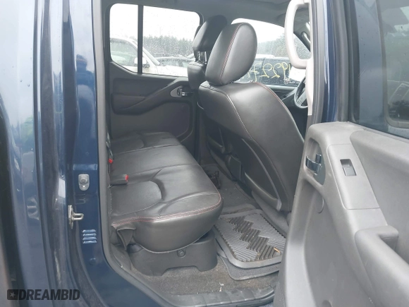 2011 Nissan Frontier PRO-4X with VIN 1N6AD0EV8BC435649, listed as a IAAI auction lot 41922791 with 203,928 mi miles. Bid and sale history available at carsss.com. Image 8.