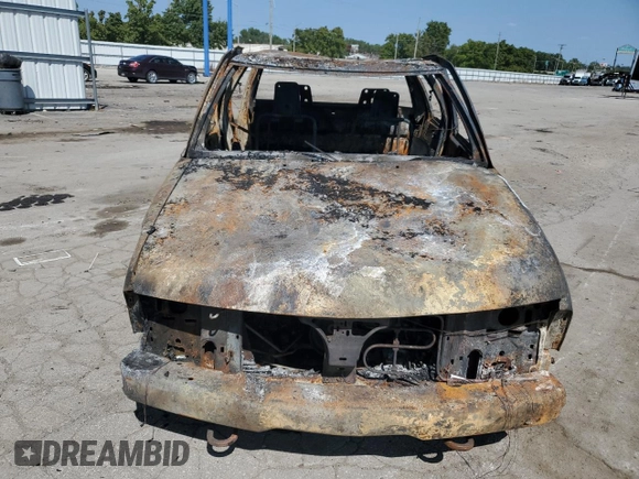 2002 GMC Sonoma SLS with VIN 1GTDT13W92K140585, listed as a Copart auction lot 68812404 with Not Provided miles and Non Repairable. Bid and sale history available at carsss.com. Image 5.