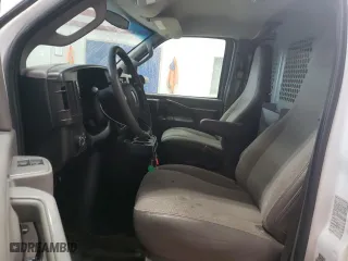 2017 GMC Savana Cargo Van with VIN 1GTW7AFF4H1914667, listed as a Copart auction lot 73007154 with 98,652 mi miles and Salvage Title. Bid and sale history available at carsss.com. Image 7.