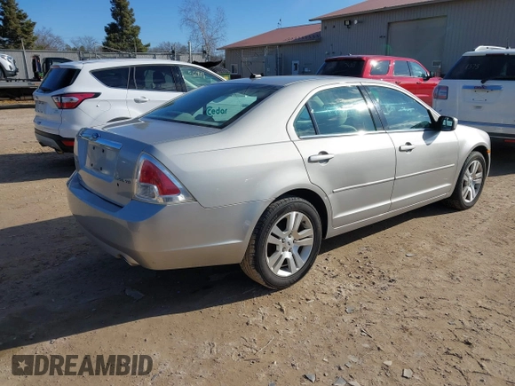 2008 Ford Fusion SEL with VIN 3FAHP08138R220505, listed as a IAAI auction lot 41878710 with 179,565 mi miles. Bid and sale history available at carsss.com. Image 4.