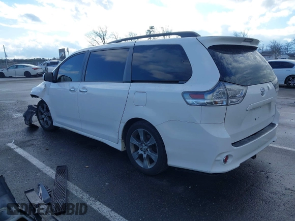 2014 Toyota Sienna SE with VIN 5TDXK3DC1ES422510, listed as a IAAI auction lot 41030376 with Not Provided miles and . Bid and sale history available at DreamBid. Image 3.
