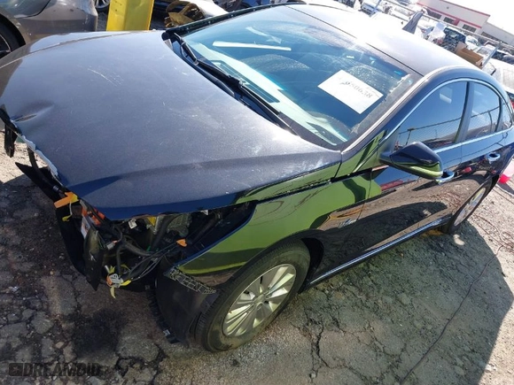 2017 Hyundai Sonata Hybrid SE with VIN KMHE24L34HA075735, listed as a IAAI auction lot 41650638 with 74,235 mi miles. Bid and sale history available at carsss.com. Image 2.
