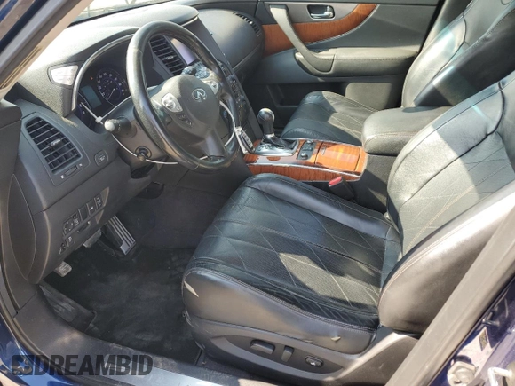 2015 Infiniti QX70 z VIN JN8CS1MU2FM380734, wystawiony jako Copart lot #76012944 z przebiegiem 173 813 mil mil oraz Szkoda całkowita • Salvage title. Historia ofert i sprzedaży dostępna na DreamBid. Obrazek 7.