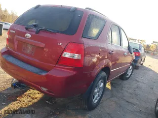 2009 Kia Sorento LX with VIN KNDJC735495868868, listed as a IAAI auction lot 41349993 with 144,935 mi miles. Bid and sale history available at carsss.com. Image 4.
