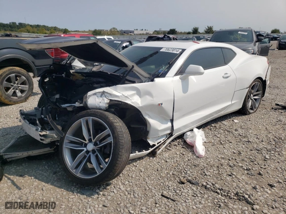 2019 Chevrolet Camaro 2LT with VIN 1G1FC1RXXK0114008, listed as a Copart auction lot 70623814 with 0 mi miles and Salvage Title. Bid and sale history available at carsss.com. Image 1.
