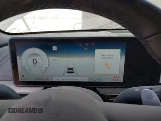 2024 Genesis GV60 z VIN KMUKEDSBXRU021487, wystawiony jako IAAI lot #41593903 z przebiegiem 10 961 mil mil oraz . Historia ofert i sprzedaży dostępna na DreamBid. Obrazek 18.