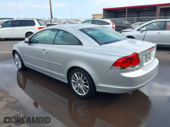 2008 Volvo C70 z VIN YV1MC67288J056674, wystawiony jako IAAI lot #41493211 z przebiegiem 18 158 mil mil oraz . Historia ofert i sprzedaży dostępna na DreamBid. Obrazek 3.
