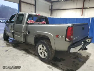 2006 Chevrolet Silverado 1500 LT2 with VIN 1GCEK19B76Z145230, listed as a Copart auction lot 85331784 with 361,251 mi miles and Salvage Title. Bid and sale history available at carsss.com. Image 2.