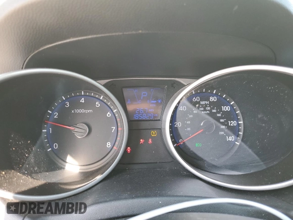 2013 Hyundai Tucson GLS with VIN KM8JU3AC1DU606047, listed as a Copart auction lot 48692885 with 185,829 mi miles and Salvage Title. Bid and sale history available at carsss.com. Image 9.