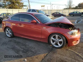 2009 BMW 1 Series 128i with VIN WBAUP735X9VF07209, listed as a Copart auction lot 85059184 with 114,727 mi miles and Salvage Title. Bid and sale history available at carsss.com. Image 4.