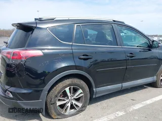 2018 Toyota RAV4 XLE with VIN 2T3RFREV0JW786393, listed as a IAAI auction lot 41997778 with 44,666 mi miles. Bid and sale history available at carsss.com. Image 17.