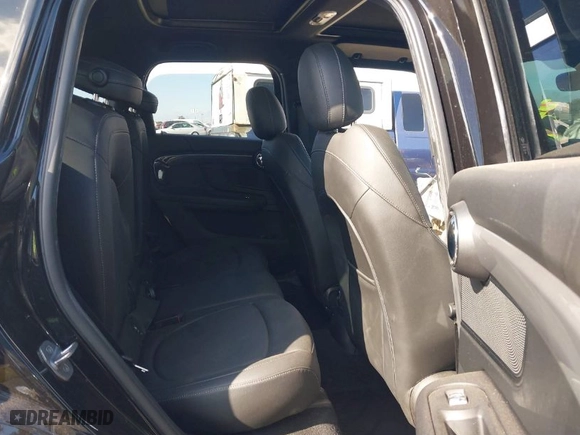 2019 MINI Countryman Cooper S with VIN WMZYT3C53K3J32447, listed as a IAAI auction lot 41480577 with NaN miles. Bid and sale history available at carsss.com. Image 8.