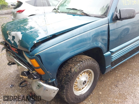 1995 GMC Suburban with VIN 1GDFK16K8SJ741041, listed as a IAAI auction lot 42315676 with 159,312 mi miles and . Bid and sale history available at DreamBid. Image 17.