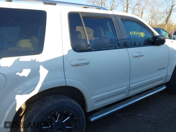 2004 Ford Explorer Limited z VIN 1FMDU75W64ZA84947, wystawiony jako IAAI lot #41775189 z przebiegiem 226 126 mil mil oraz . Historia ofert i sprzedaży dostępna na DreamBid. Obrazek 13.
