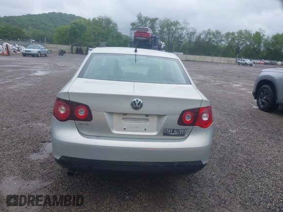 2010 Volkswagen Jetta S с VIN 3VWJZ7AJ5AM089487, выставлен на аукционе IAAI как лот 42316678 с пробегом 148 571 миль миль и . История ставок и продаж доступна на DreamBid. Изображение 17.