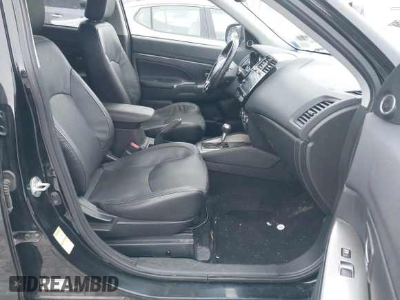 2018 Mitsubishi Outlander SEL z VIN JA4AR4AW3JU003581, wystawiony jako IAAI lot #41649517 z przebiegiem 133 160 mil mil oraz . Historia ofert i sprzedaży dostępna na DreamBid. Obrazek 5.