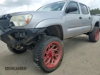 2015 Toyota Tacoma with VIN 5TFLU4EN5FX132006, listed as a Copart auction lot 59285655 with 205,932 mi miles and Salvage title. Bid and sale history available at DreamBid. Image 13.