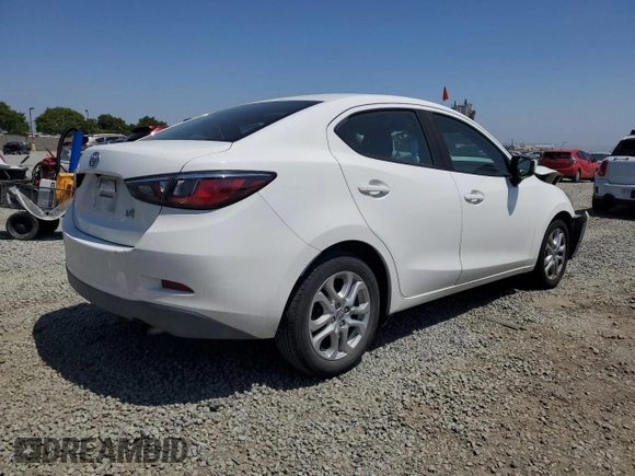 2016 Scion iA z VIN 3MYDLBZV6GY141773, wystawiony jako Copart lot #58448315 z przebiegiem Nie podano mil oraz Szkoda całkowita • Salvage title. Historia ofert i sprzedaży dostępna na DreamBid. Obrazek 3.